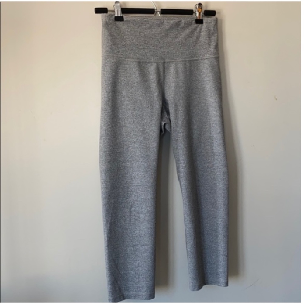 Old Navy cropped exercise pants, M.   Winter Sale